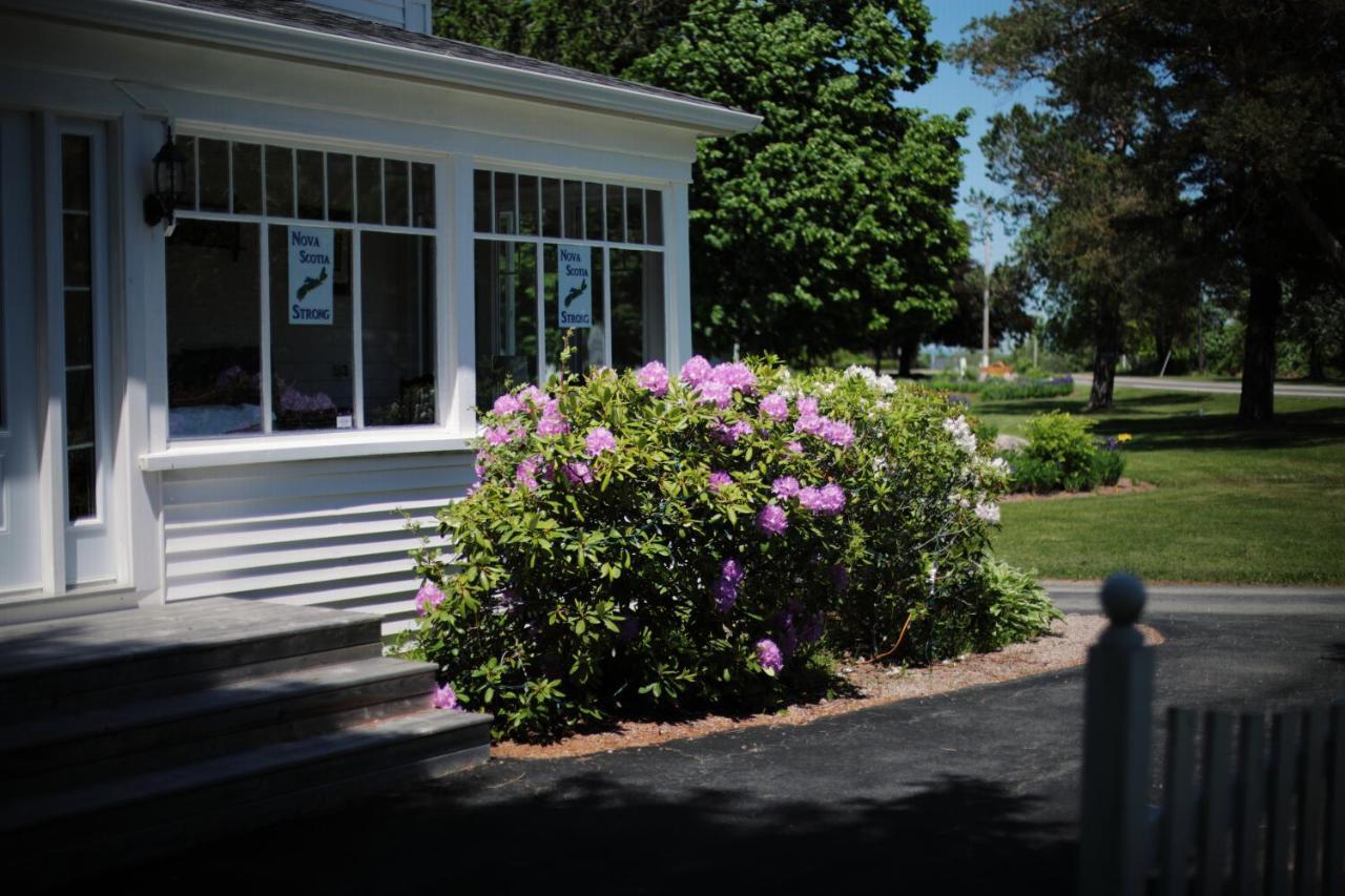 Carleton Inn & Cottages Bridgetown ภายนอก รูปภาพ